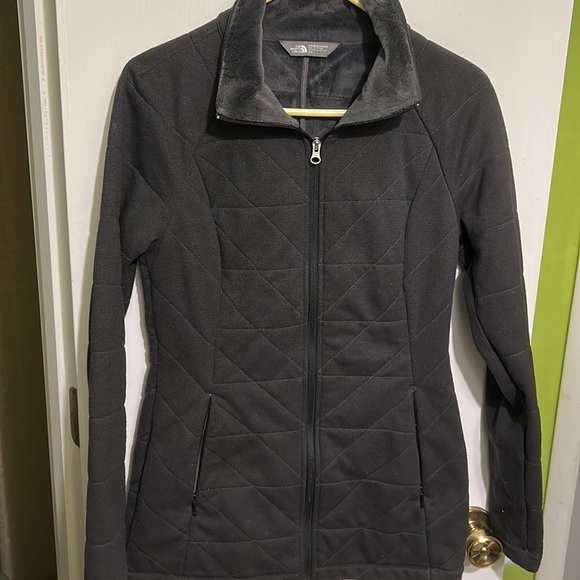 Nice Ladies’ Black & Gray North Face Jacket W/Faux Fur Lining  & is a Size Small - Picture 1 of 9